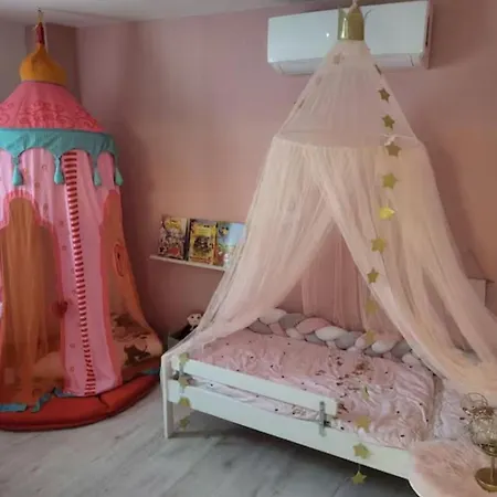 Schoene Naehe Geiseltalsee